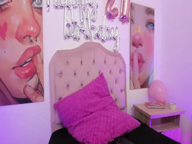 Live sex webcam photo for Evee_j #263732406