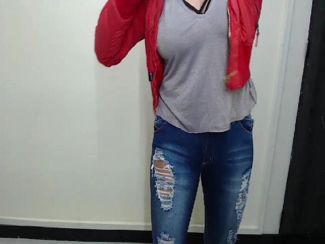 Live sex webcam photo for Cleo_e #264436781