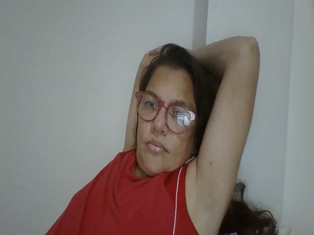 Live sex webcam photo for SweetLola01 #263568440
