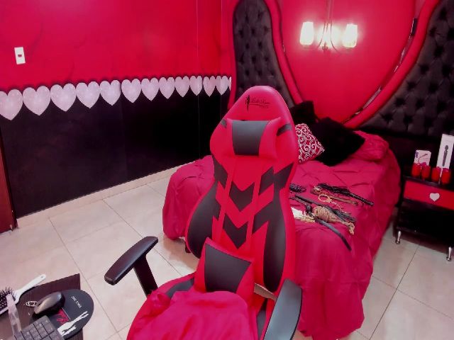 Live sex webcam photo for EvaMistreess #262677702