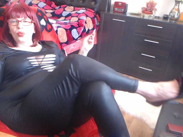 Live sex webcam photo for MissScarllet #243206592