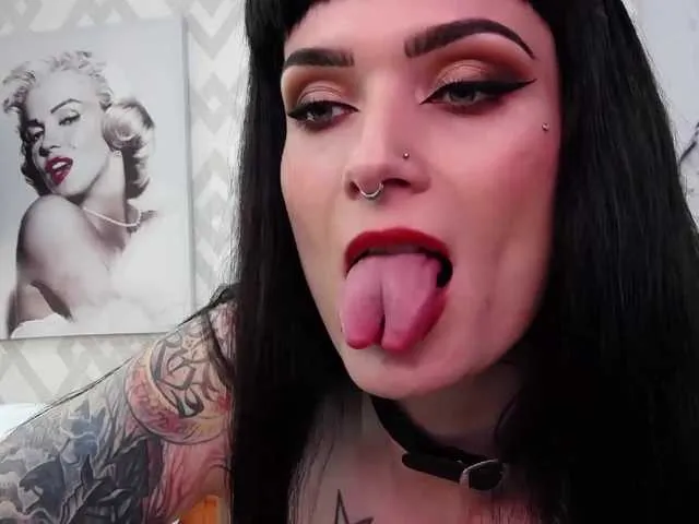 Live sex webcam photo for Majkelina-Cat #241149035