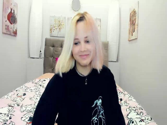 Live sex webcam photo for Helokit #261833245