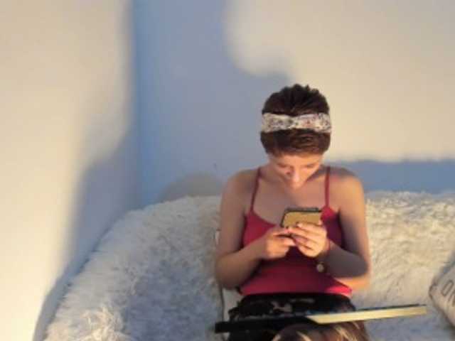 Live sex webcam photo for EllaRose29 #241271227