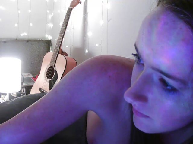 Live sex webcam photo for moonpixie2002 #253405349