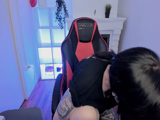 Live sex webcam photo for HelenCarter #262301232