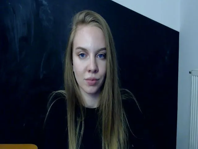 Live sex webcam photo for HappySecret_ #256467711