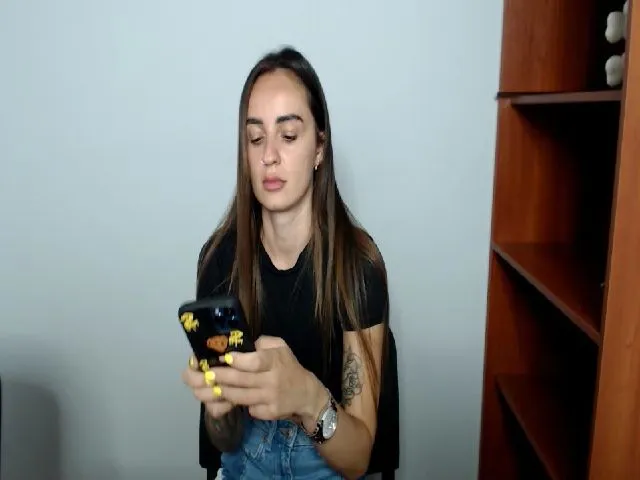 Live sex webcam photo for YourMissMasha #253044161