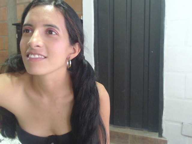 Live sex webcam photo for zoe-barnet #242108034