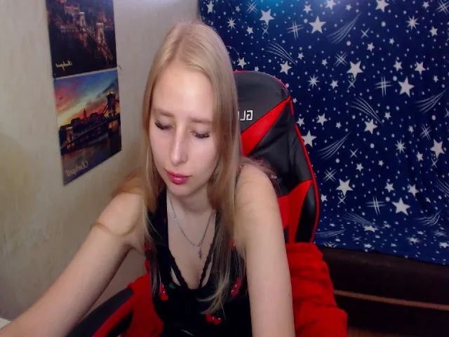 Live sex webcam photo for JessyGinger #258529006