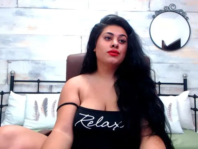 Live sex webcam photo for HeidiCutie #253316930