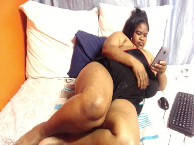 Live sex webcam photo for Sweetnozie #262509119