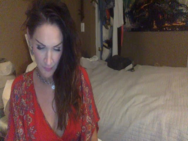 Live sex webcam photo for Hotyogababe1 #263453753