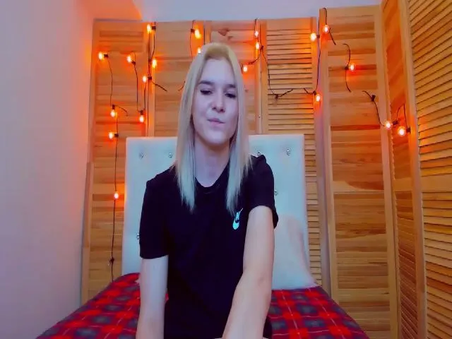 Live sex webcam photo for MarliTes #252977094