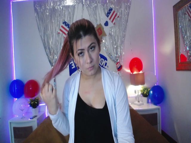 Live sex webcam photo for NicolSaenz #253426320