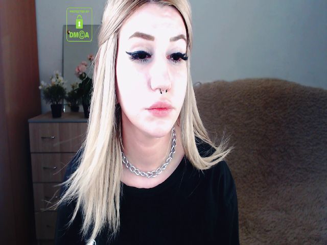 Live sex webcam photo for Alison_Moonli #254942089