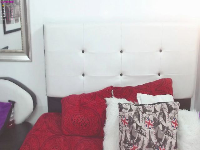 Live sex webcam photo for Arabelajoys #261009199