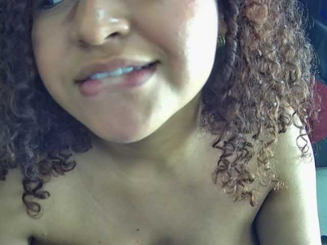 Live sex webcam photo for Elizarossi1 #254643238