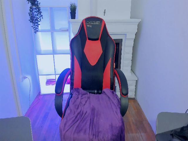 Live sex webcam photo for HelenCarter #265283488