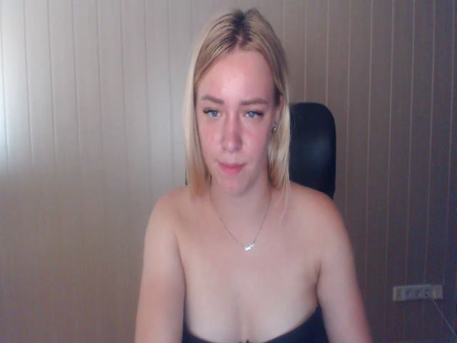 Live sex webcam photo for KetiLove_ #260300766