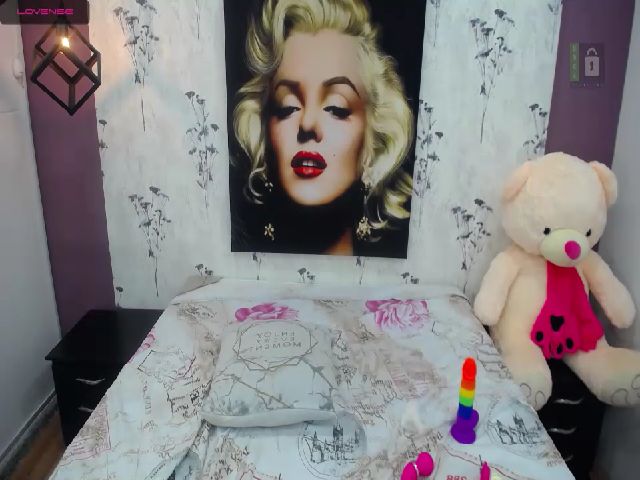 Live sex webcam photo for Alenaa_1 #261451634