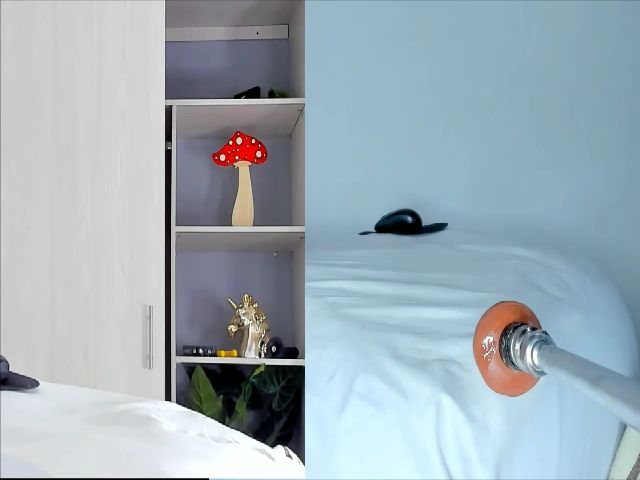 Live sex webcam photo for Sweetgoddess2 #263355776