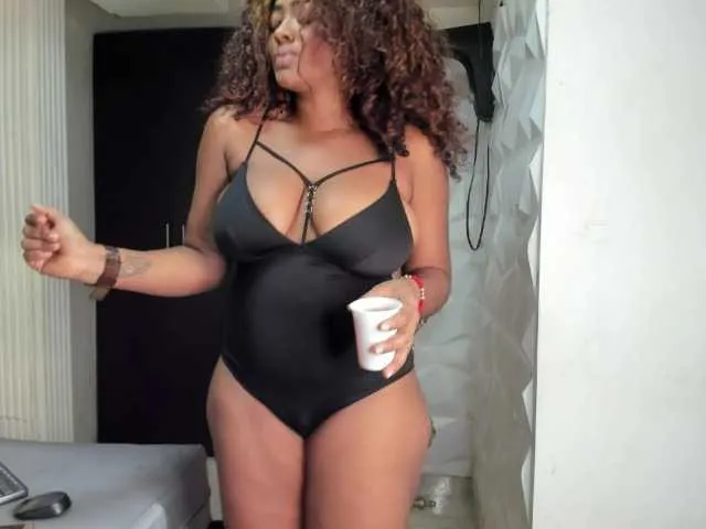 Live sex webcam photo for HotBigTits #241285838