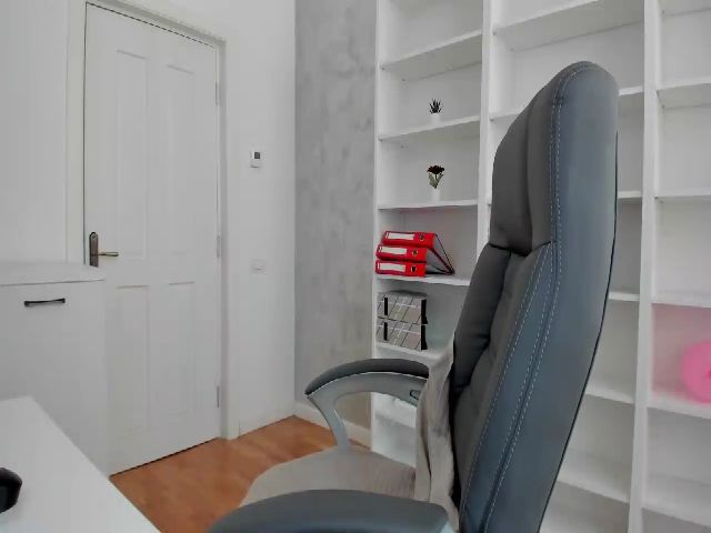 Live sex webcam photo for VanessaCroft #263070625