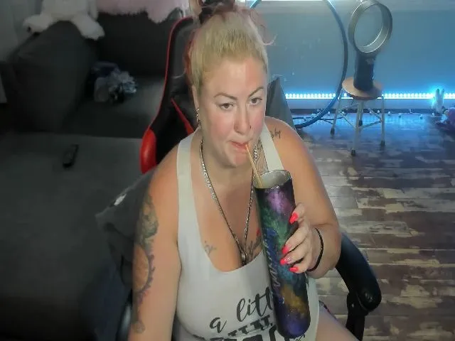 Live sex webcam photo for Janrubygirl #254208267