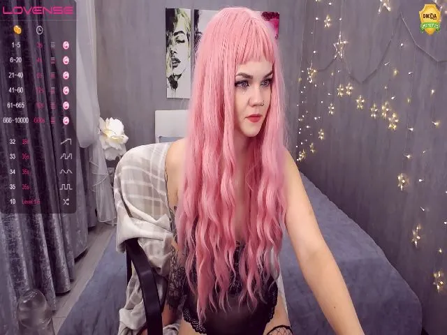 Live sex webcam photo for KerryBlair #255239504