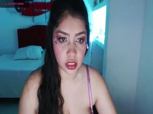 Live sex webcam photo for Darlaa__doll #254372114