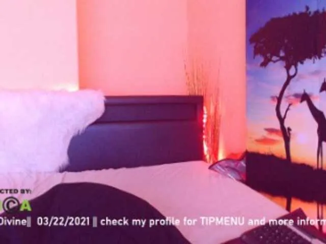 Live sex webcam photo for LishaDivine #241261835