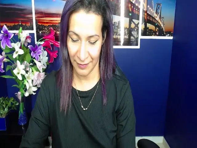 Live sex webcam photo for Infernalsexx #265301906