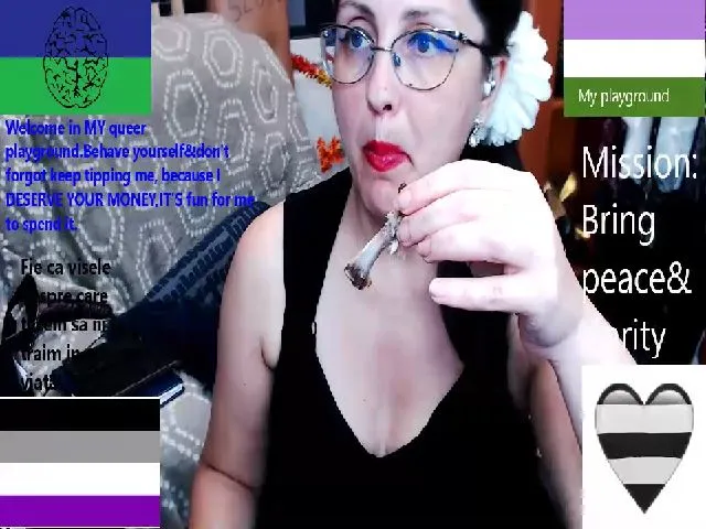 Live sex webcam photo for ImperatrizaS #255206747