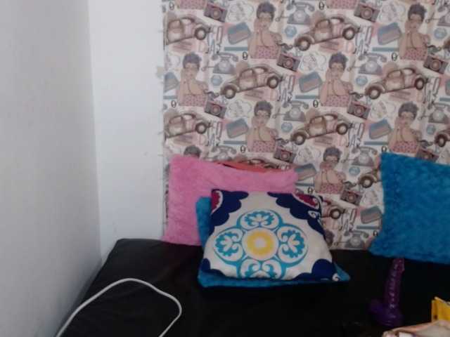 Live sex webcam photo for liachan #242414310