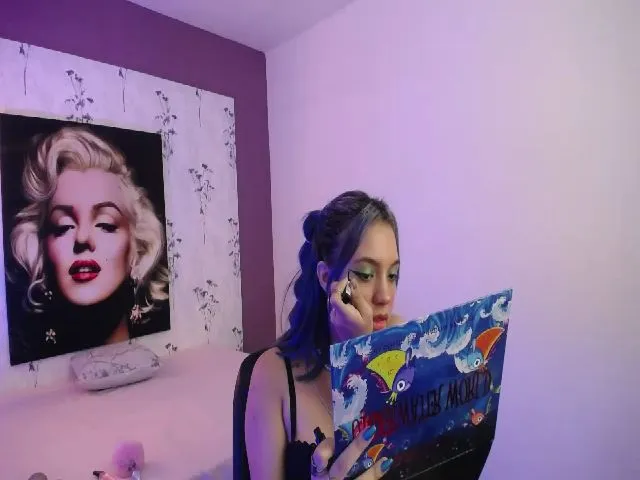 Live sex webcam photo for Spaaarkie #259320832