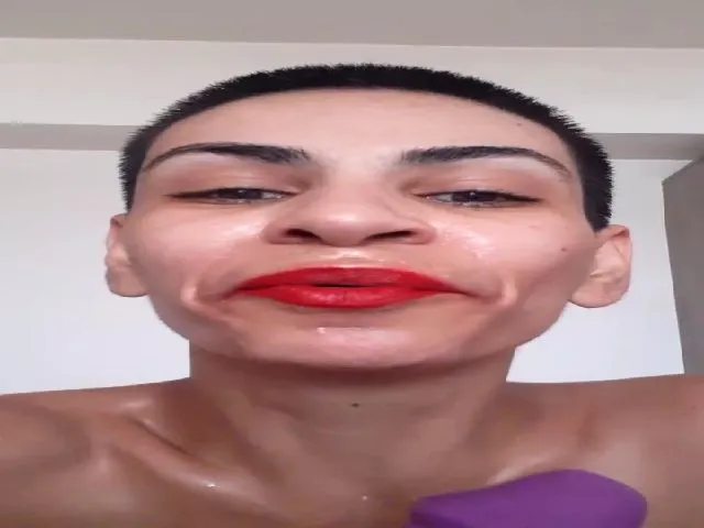 Live sex webcam photo for SONYABRUNETTE #257533659