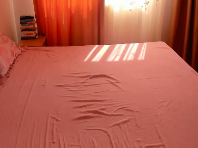 Live sex webcam photo for Nicolle2 #254734243