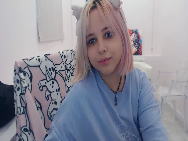 Live sex webcam photo for Helokit #257347352