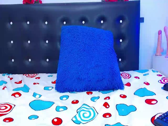 Live sex webcam photo for CandyShoww #252397517