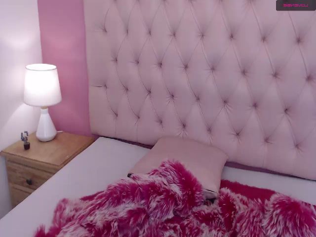 Live sex webcam photo for Keyra_R #260700873