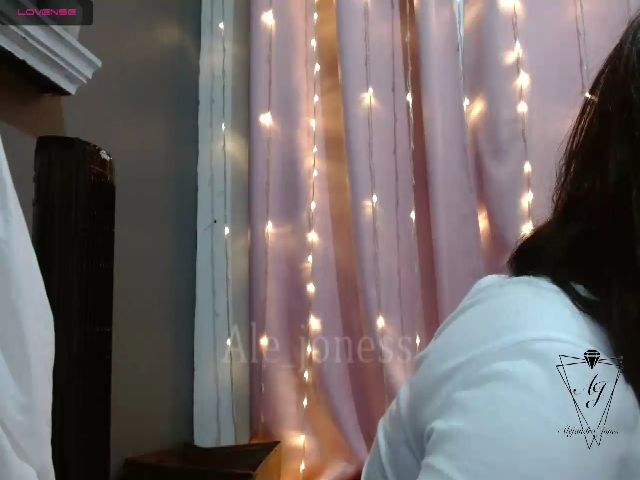 Live sex webcam photo for Ale_Jones #253101739