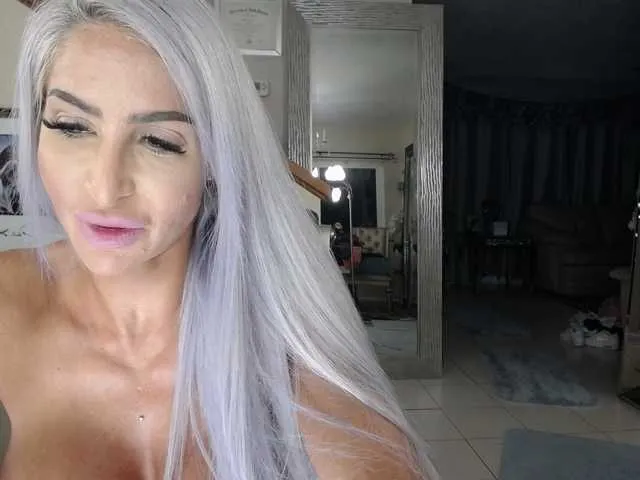 Live sex webcam photo for adrianna_fox #287953116