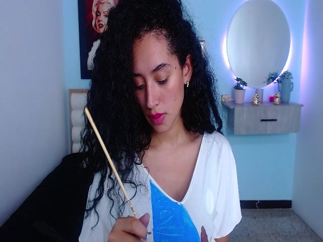 Live sex webcam photo for Jade_lee88 #255953821