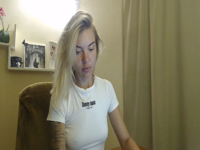 Live sex webcam photo for KristinBright #258495012