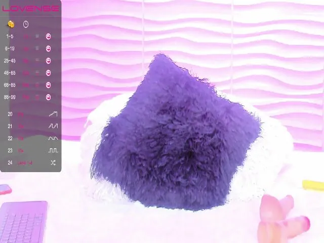 Live sex webcam photo for Sharlotte_e #261761962