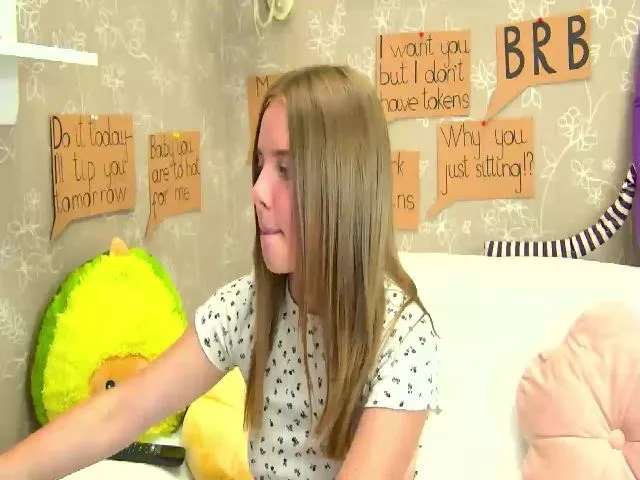 Live sex webcam photo for CaNaDaDi #264762359