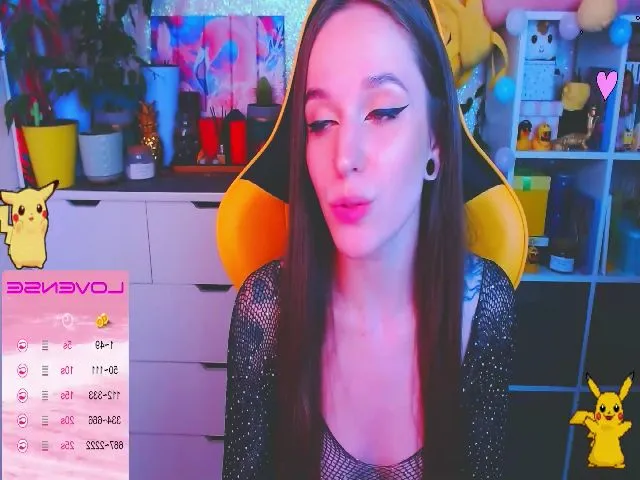 Live sex webcam photo for JinjerMoon #253839025