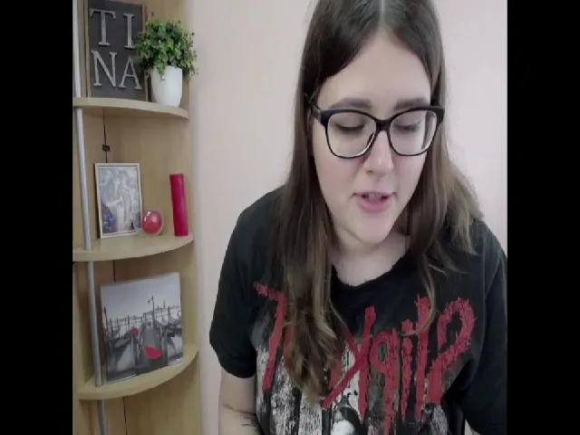 Live sex webcam photo for SweetyTinna #255858013