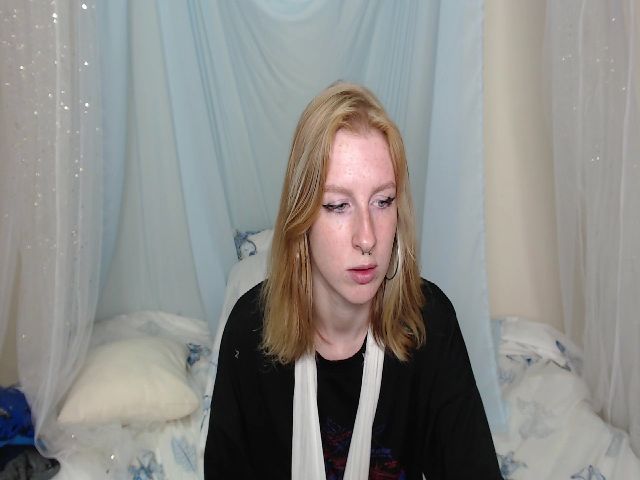Live sex webcam photo for ImFoxx #255923294